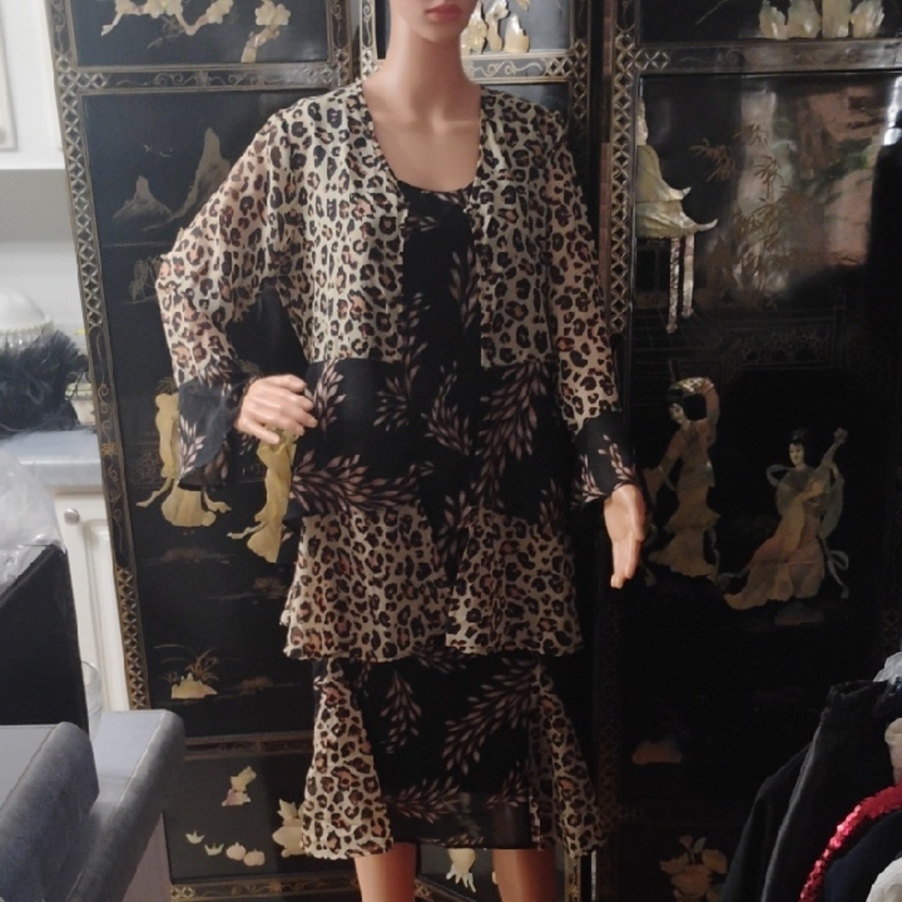 Stylish Leopard Print Dress Set
